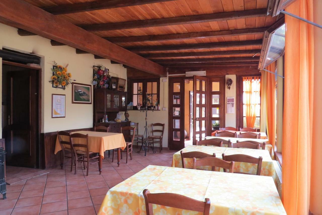 Fattoria Delle Rose Vila Salussola Exterior foto